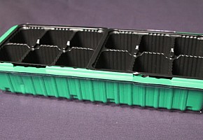 Упаковщицы пластиковых форм.