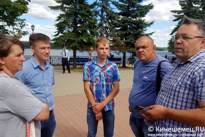 В Кинешме установили агитационный куб Навального фото 6