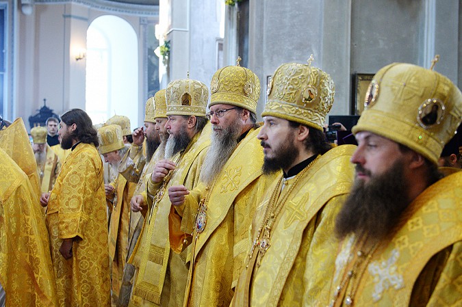 Епископ Кинешемский и Палехский Иларион сослужил Патриарху фото 2