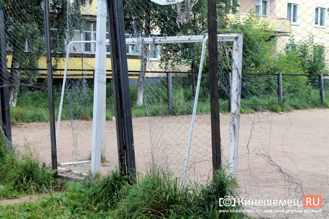 На «Электроконтакте» снесут старую и построят новую футбольную площадку фото 3