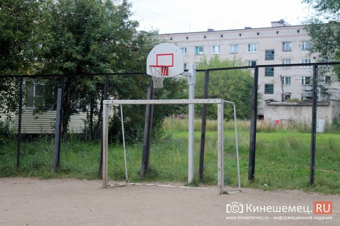 На «Электроконтакте» снесут старую и построят новую футбольную площадку фото 6