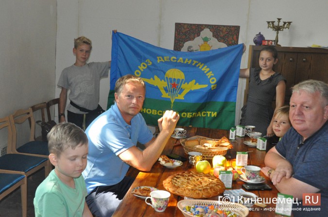 Кинешемские ветераны ВДВ встретились с воспитанниками православного центра «Златоуст» фото 11