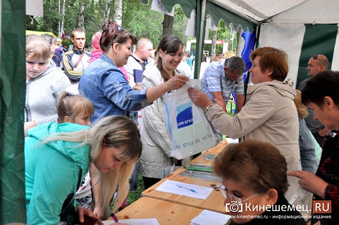 В Кинешме всем миром собрали детей в школу фото 14