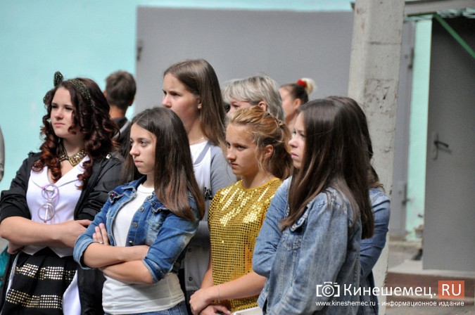 В Кинешме всем миром собрали детей в школу фото 22