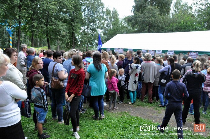 В Кинешме всем миром собрали детей в школу фото 6