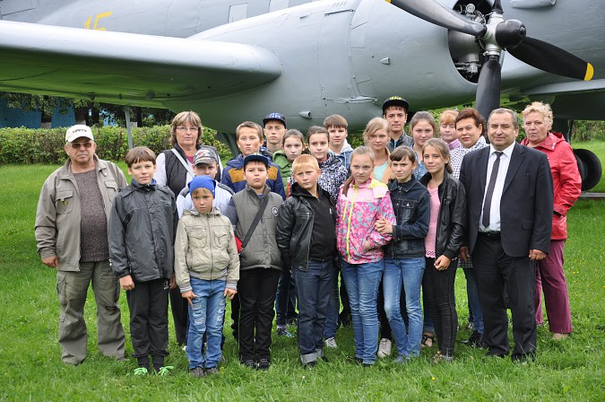 Воспитанники Кинешемского детского дома побывали на ивановском аэродроме фото 6