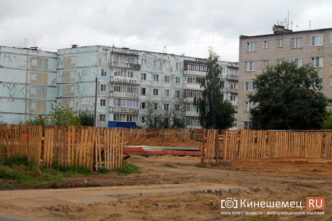 Сроки строительства спортивной и игровой площадки на улице Менделеева сдвигаются фото 2
