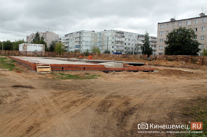 Сроки строительства спортивной и игровой площадки на улице Менделеева сдвигаются фото 4