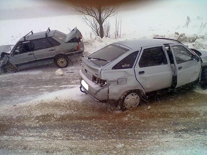 Автоавария с тремя пострадавшими произошла в Заволжском районе фото 5
