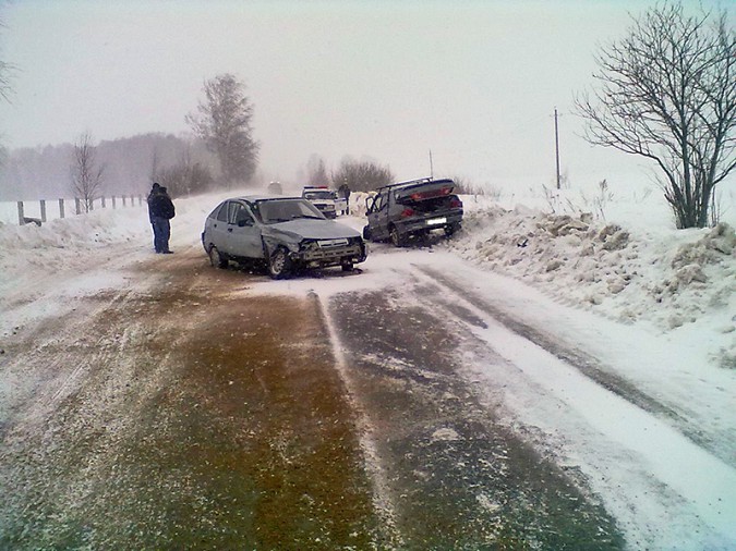 Автоавария с тремя пострадавшими произошла в Заволжском районе фото 2
