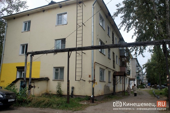 В Кинешме демонтировали шлагбаум, ограничивающий подъезд к дому фото 13
