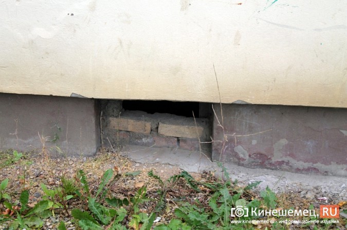 В Кинешме демонтировали шлагбаум, ограничивающий подъезд к дому фото 12