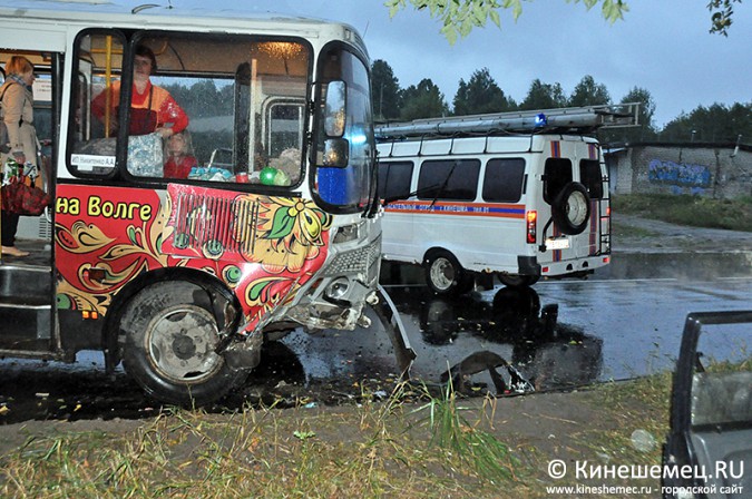 На Подшиваловской горе в Кинешме ДТП с пассажирским автобусом фото 3