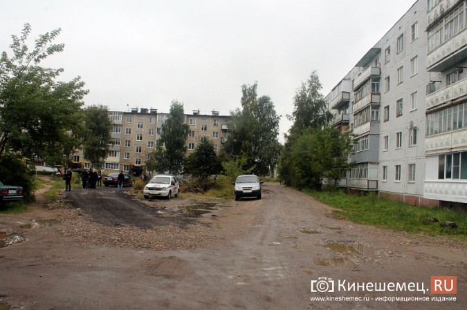 Два года жители добиваются обустройства контейнерной площадки на улице Воеводы Боборыкина фото 14