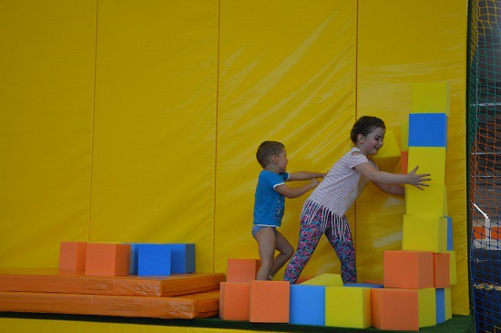 Открыт первый в Кинешме семейный спортивно-развлекательный батутный центр фото 2