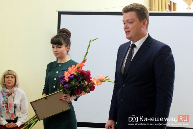 Кинешемской семье вручили юбилейный сертификат на маткапитал фото 7