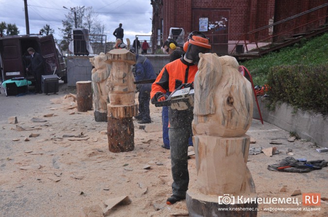 В Кинешме с успехом прошел мастер-класс скульпторов по дереву фото 12