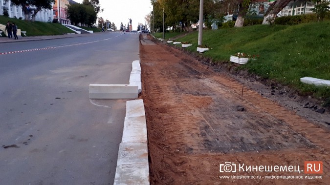Тротуар напротив здания администрации Кинешмы дождался ремонта фото 8