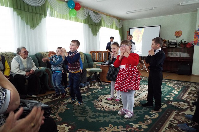 Кинешемские детсадовцы выступили перед бабушками и дедушками фото 2