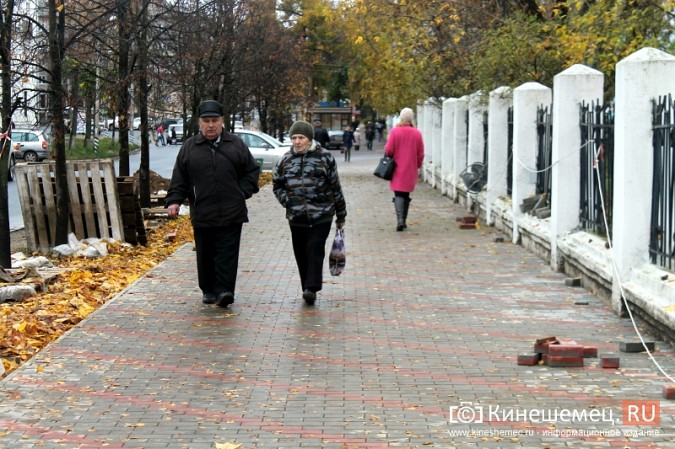 Тротуар у кинешемской администрации дождался ремонта фото 23