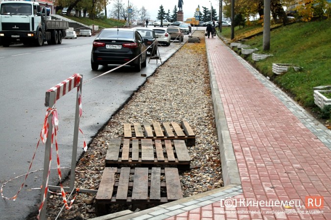 Тротуар у кинешемской администрации дождался ремонта фото 11