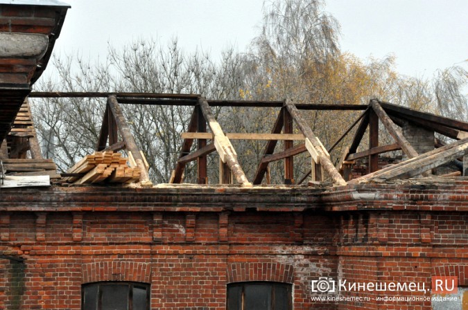 В Кинешме подрядчик приступил к ремонту кровли лицея Фурманова фото 20