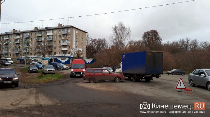 В Кинешме произошло очередное ДТП у Кузнецкого моста фото 4