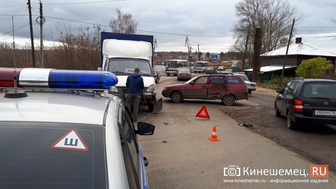 В Кинешме произошло очередное ДТП у Кузнецкого моста фото 2