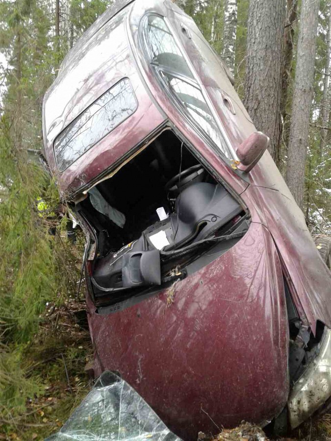 20-летний водитель разбился в Родниковском районе фото 2