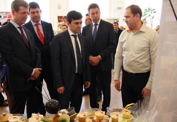 Глава региона Станислав Воскресенский наградил сотрудников Кинешемской птицефабрики фото 4