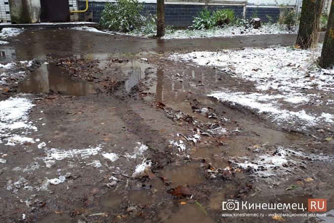 Новая дорога на улице Гагарина привела к подтоплению многоэтажного дома фото 8