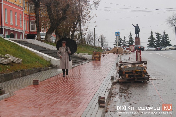 На ремонт тротуаров в центре Кинешмы вышли дополнительные бригады фото 6