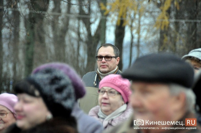 Коммунисты прошли по Кинешме праздничной колонной фото 29