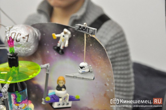 На лего-фестивале в Кинешме Владимира Путина запустили в космос фото 15
