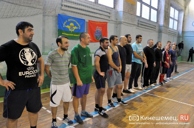 Кинешемские десантники сыграли в футбол с армянами фото 4