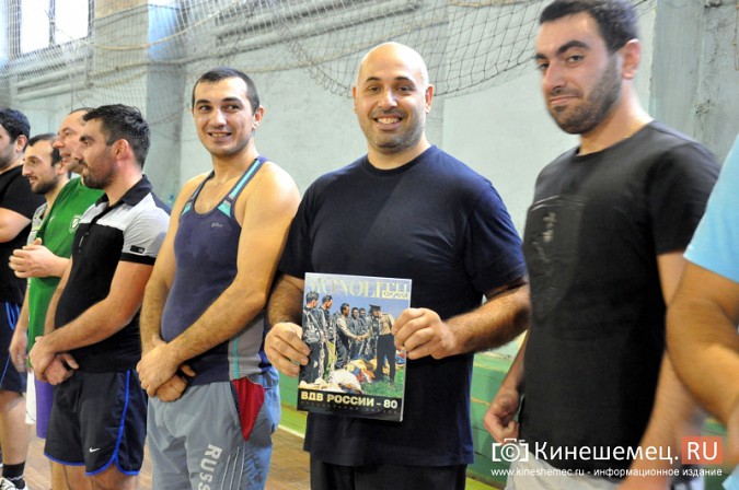 Кинешемские десантники сыграли в футбол с армянами фото 10