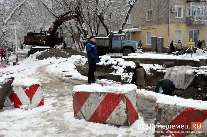 Дорогу на улице 50-летия Комсомола восстановят только будущей весной фото 7