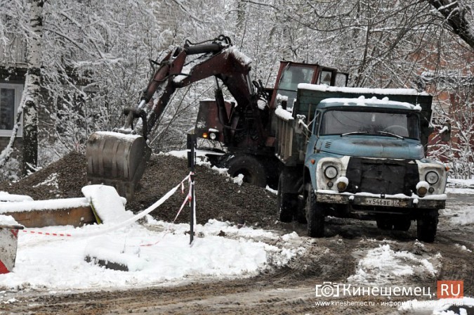 Дорогу на улице 50-летия Комсомола восстановят только будущей весной фото 3