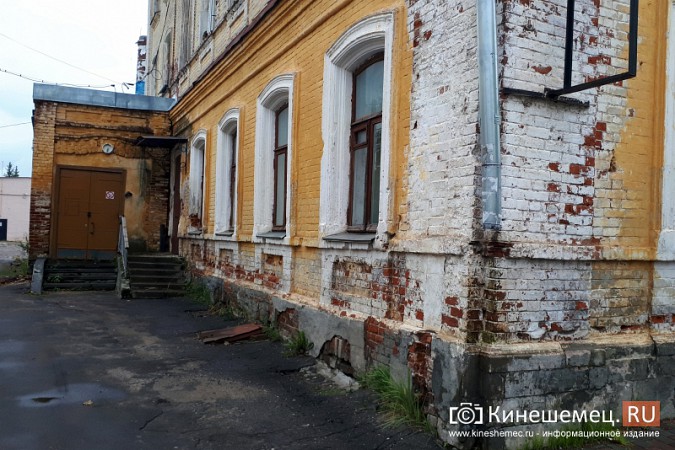 Уникальный Дом Миндовского в центре Кинешмы продолжает разрушаться фото 3