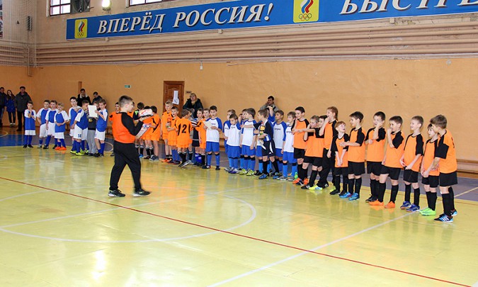 Две кинешемские команды боролись за победу в турнире по мини-футболу фото 10