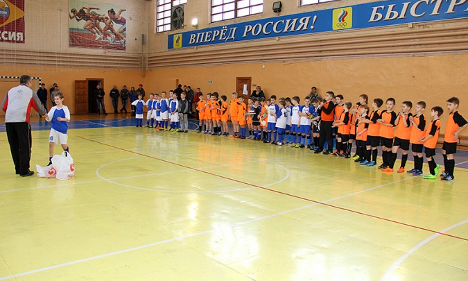 Две кинешемские команды боролись за победу в турнире по мини-футболу фото 7