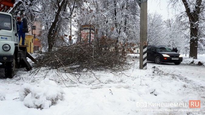 В Кинешме снегопад  повредил линии электропередач фото 5