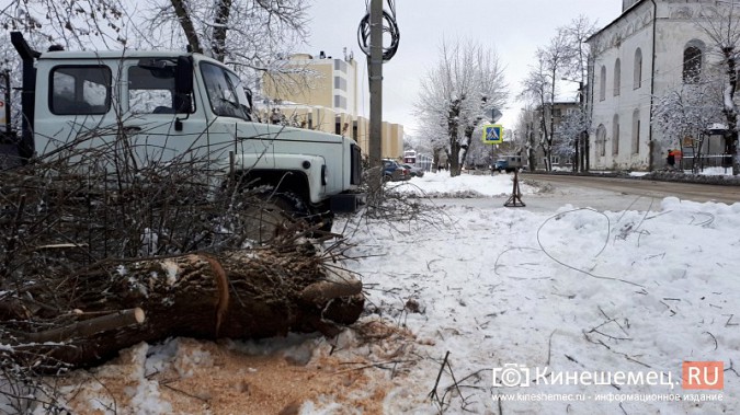 В Кинешме снегопад  повредил линии электропередач фото 7