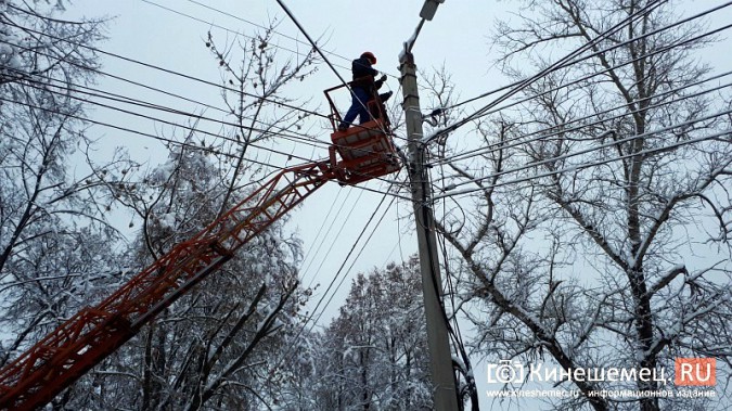 В Кинешме снегопад  повредил линии электропередач фото 4