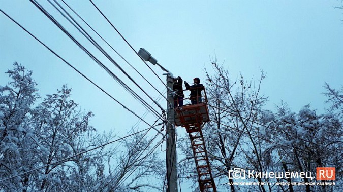 В Кинешме снегопад  повредил линии электропередач фото 2