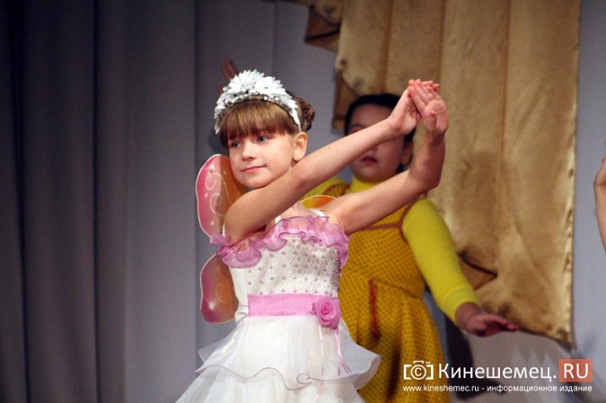 В Кинешме выбрали самую талантливую и находчивую маму фото 17