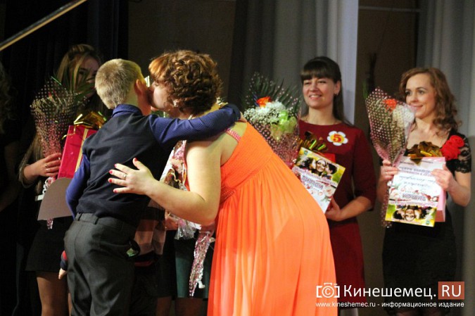 В Кинешме выбрали самую талантливую и находчивую маму фото 60