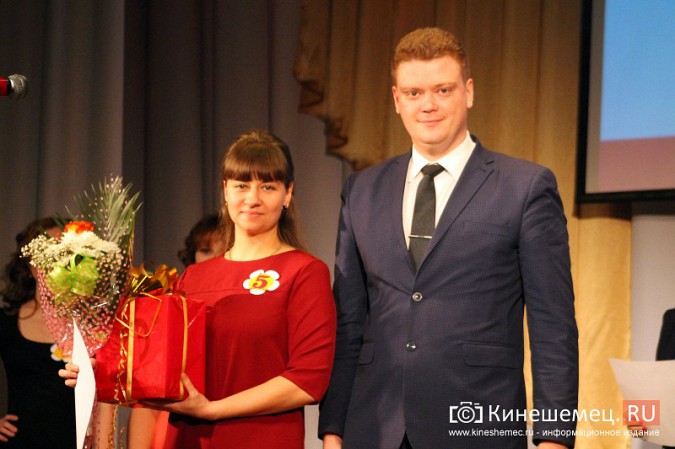 В Кинешме выбрали самую талантливую и находчивую маму фото 53