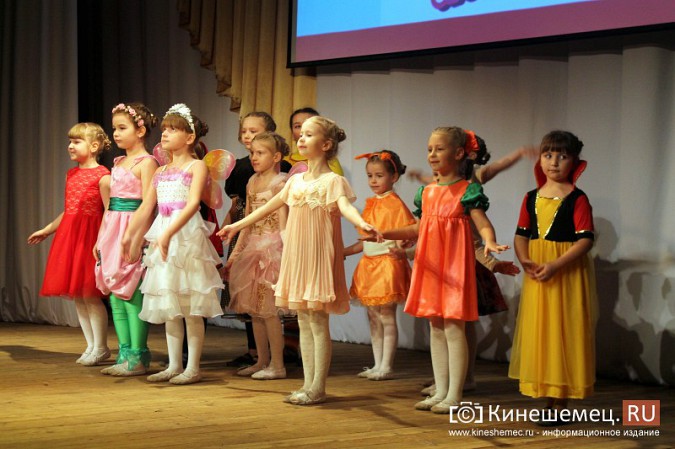 В Кинешме выбрали самую талантливую и находчивую маму фото 18