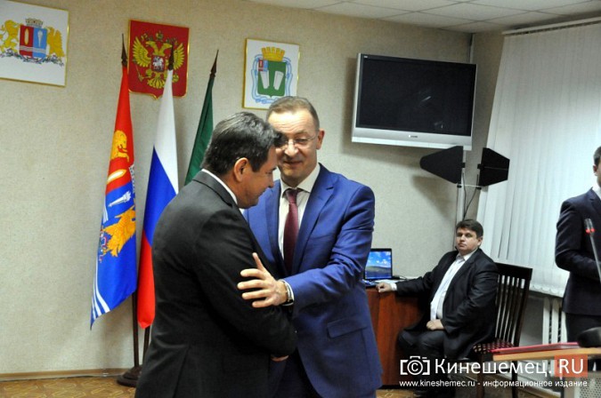 Александр Пахолков поклялся верой и правдой служить Кинешме фото 20